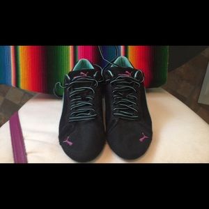 Women’s Puma Shoes Barely Worn Size 8 Black